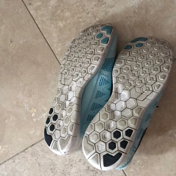 Blue Nike free runs size 8.5 - Picture 2 of 4